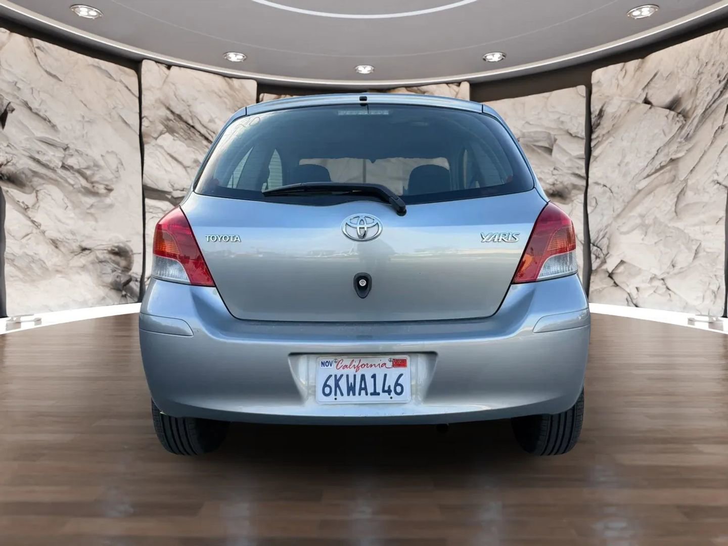 Used 2010 Toyota Yaris 2-Door Hatchback FWD image 7