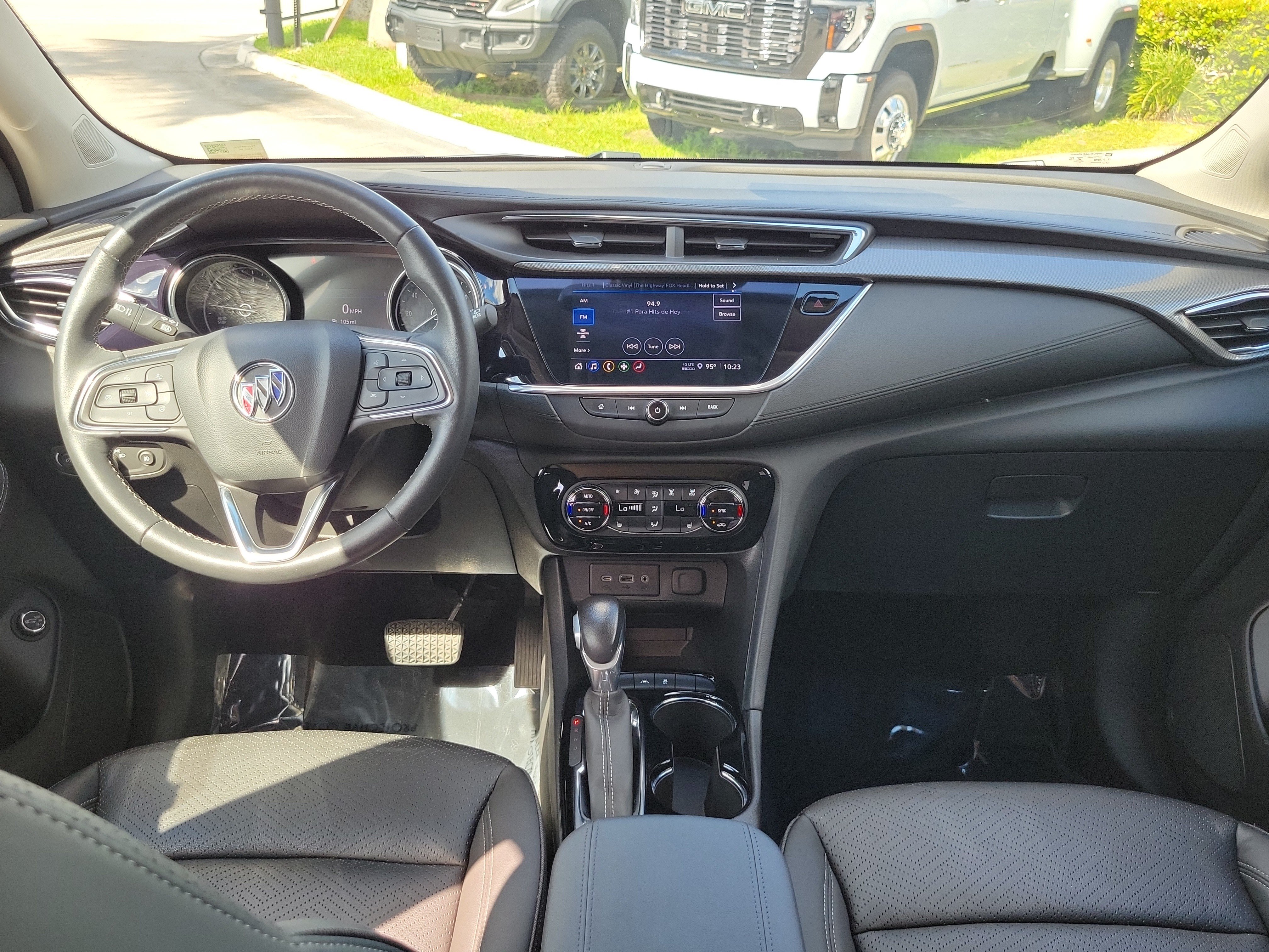 Used 2023 Buick Encore GX Essence w/ Experience Buick Package FWD image 18