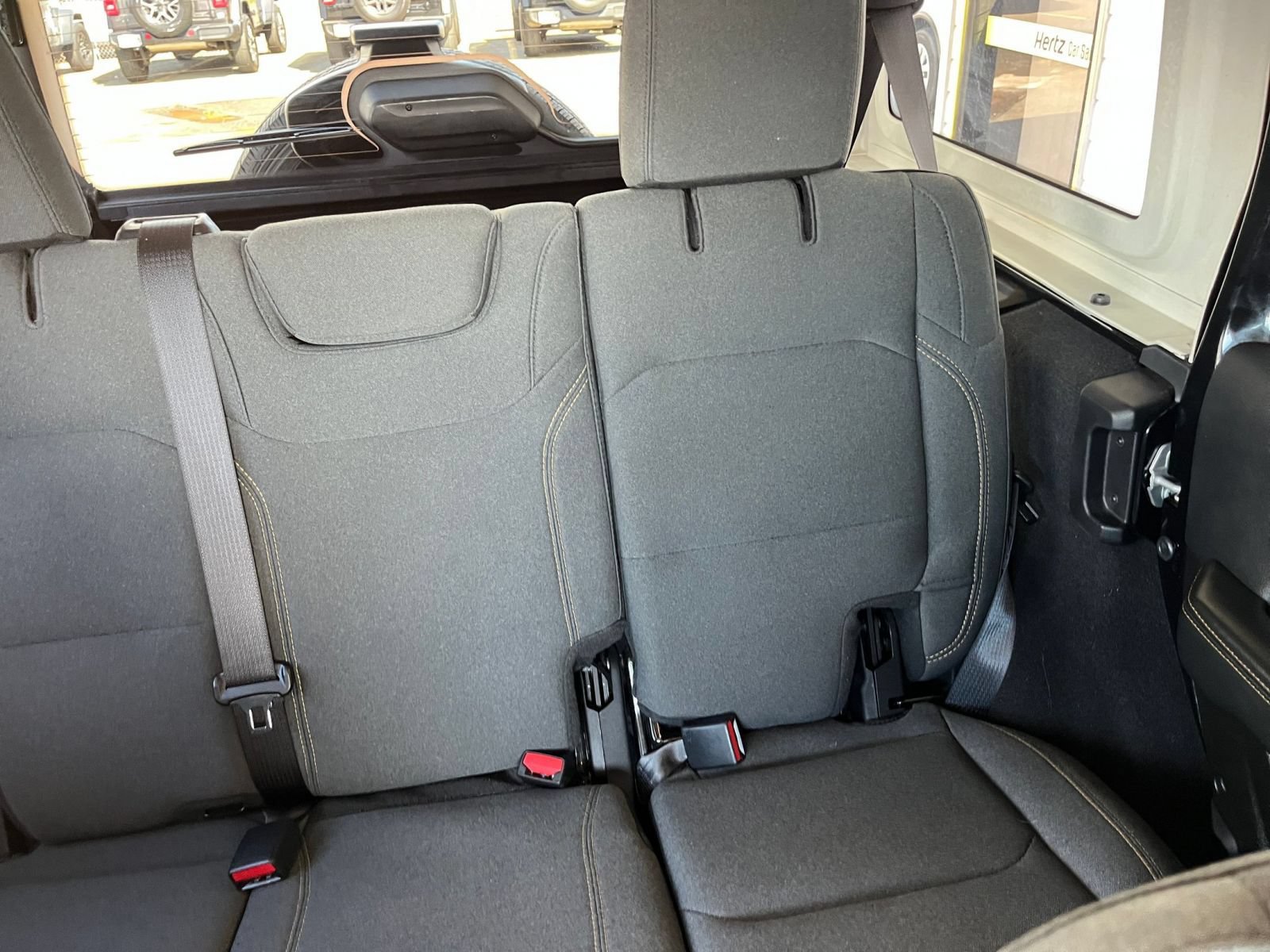 Used 2025 Jeep Wrangler Unlimited Sahara AWD/4WD image 35