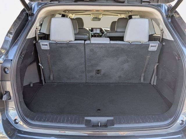Used 2022 Toyota Highlander XLE image 12