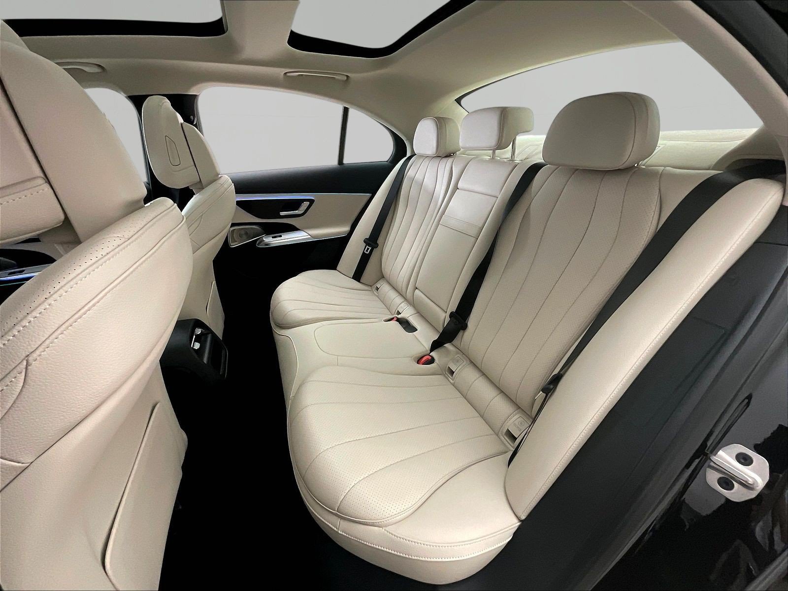New 2026 Mercedes-Benz E 350 4MATIC Sedan image 17