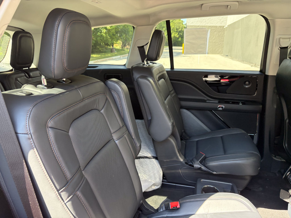 New 2026 Lincoln Aviator Reserve w/ Jet Appearance Package AWD/4WD image 27