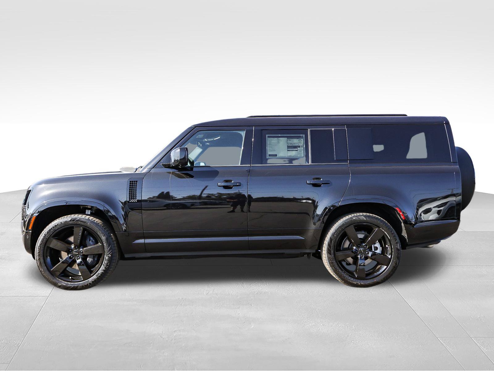 New 2026 Land Rover Defender 130 X-Dynamic SE AWD/4WD image 7