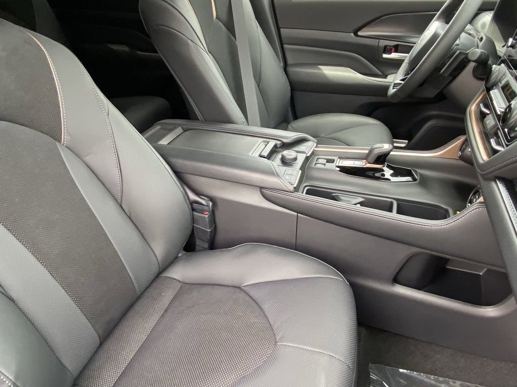 Certified 2026 Toyota Grand Highlander AWD Hybrid image 16