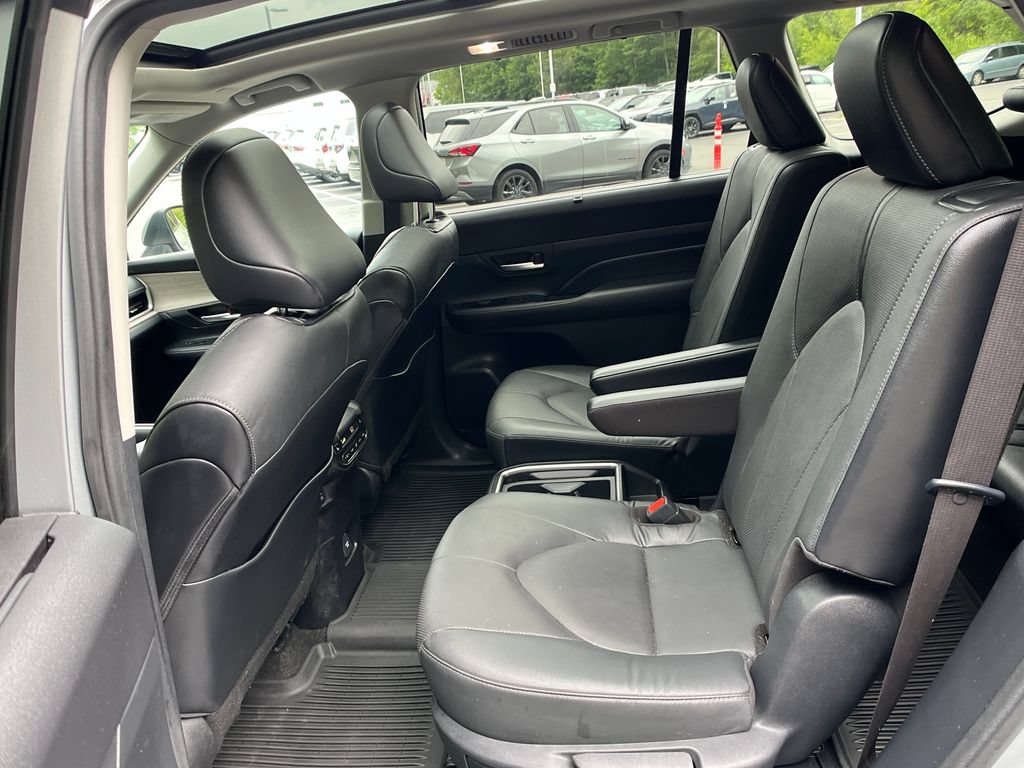 Used 2024 Toyota Grand Highlander AWD image 22