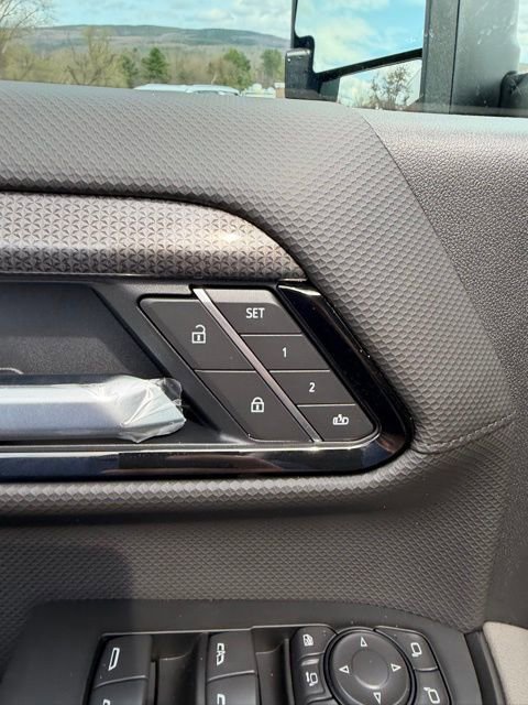 New 2026 Chevrolet Silverado 2500 ZR2 image 22