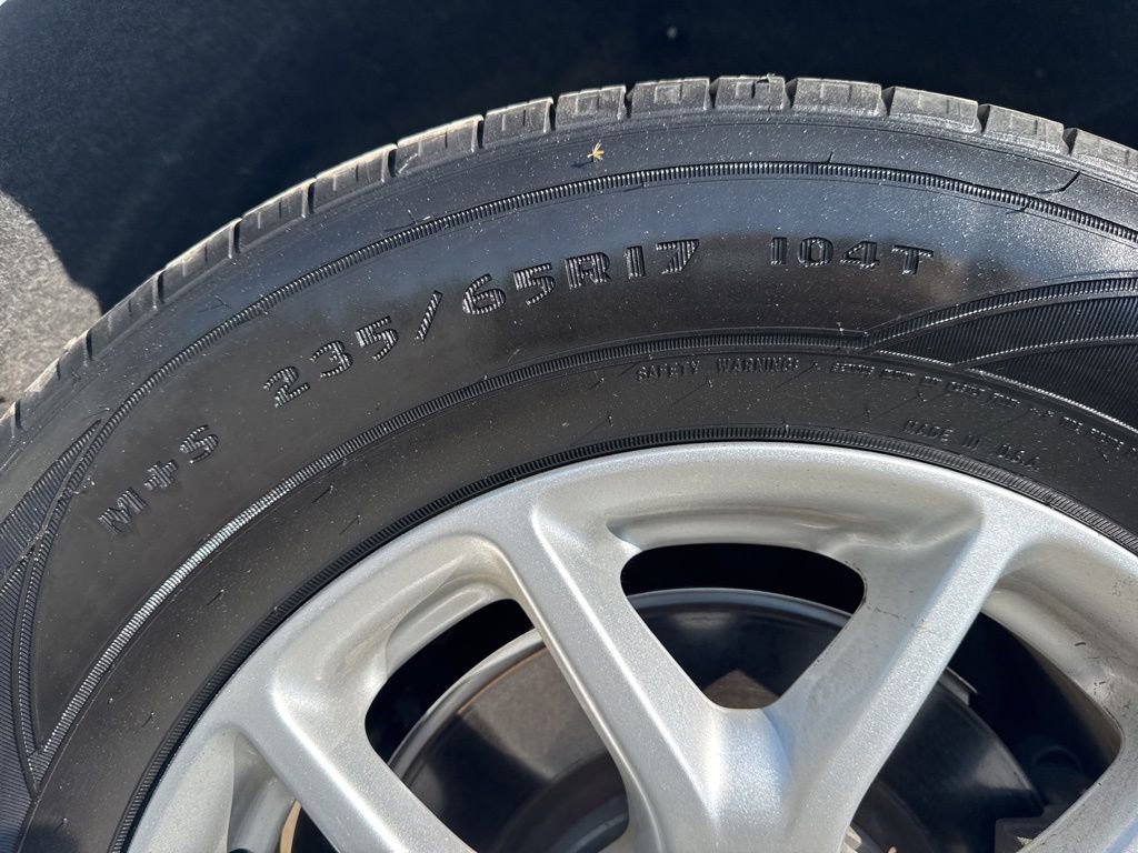 Used 2023 Chrysler Pacifica Touring-L FWD image 33
