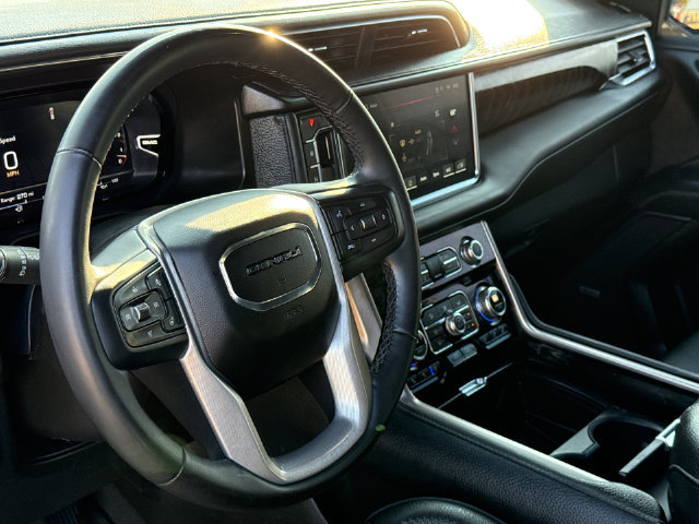 Used 2023 GMC Yukon XL Denali AWD/4WD image 20