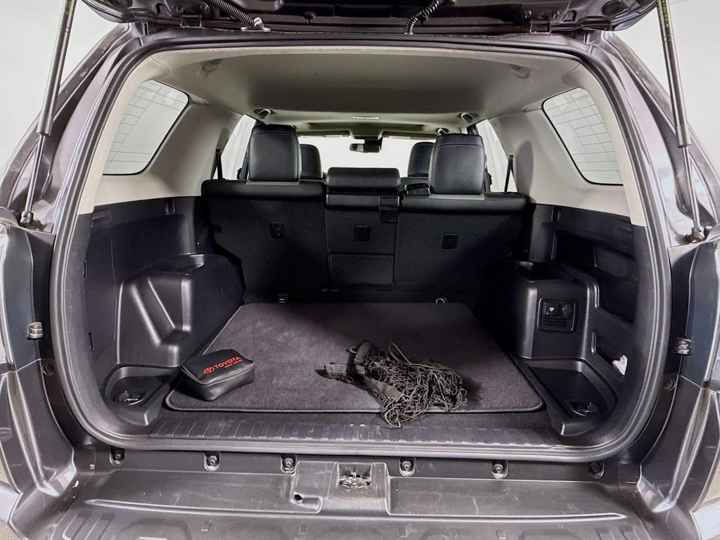 Used 2021 Toyota 4Runner SR5 Premium w/ Moonroof Package RWD image 27