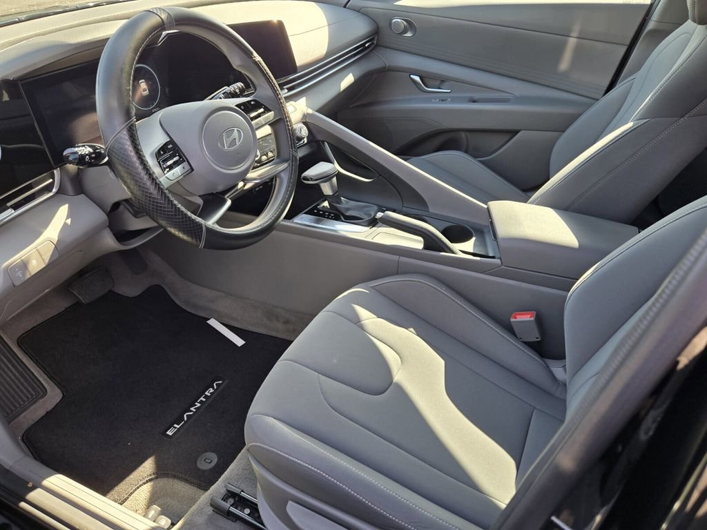 Used 2024 Hyundai Elantra SEL FWD image 10