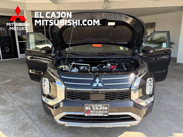 Used 2025 Mitsubishi Outlander SE FWD image 25