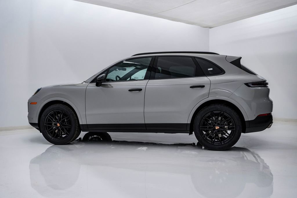 New 2026 Porsche Cayenne image 2