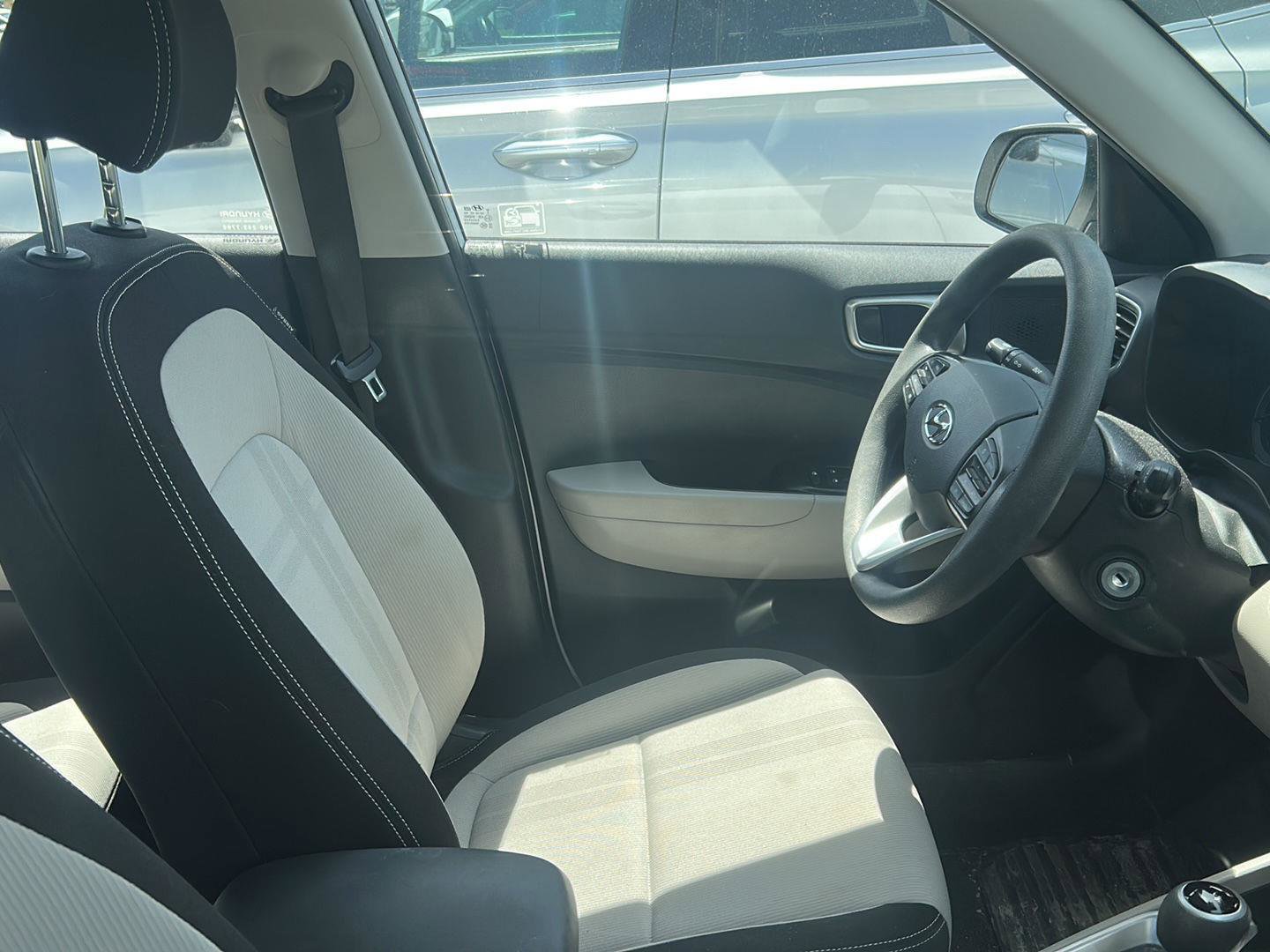 Used 2020 Hyundai Venue SEL FWD image 8