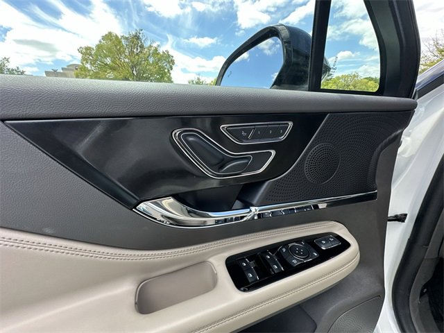 New 2024 Lincoln Corsair Reserve w/ Jet Appearance Package image 12