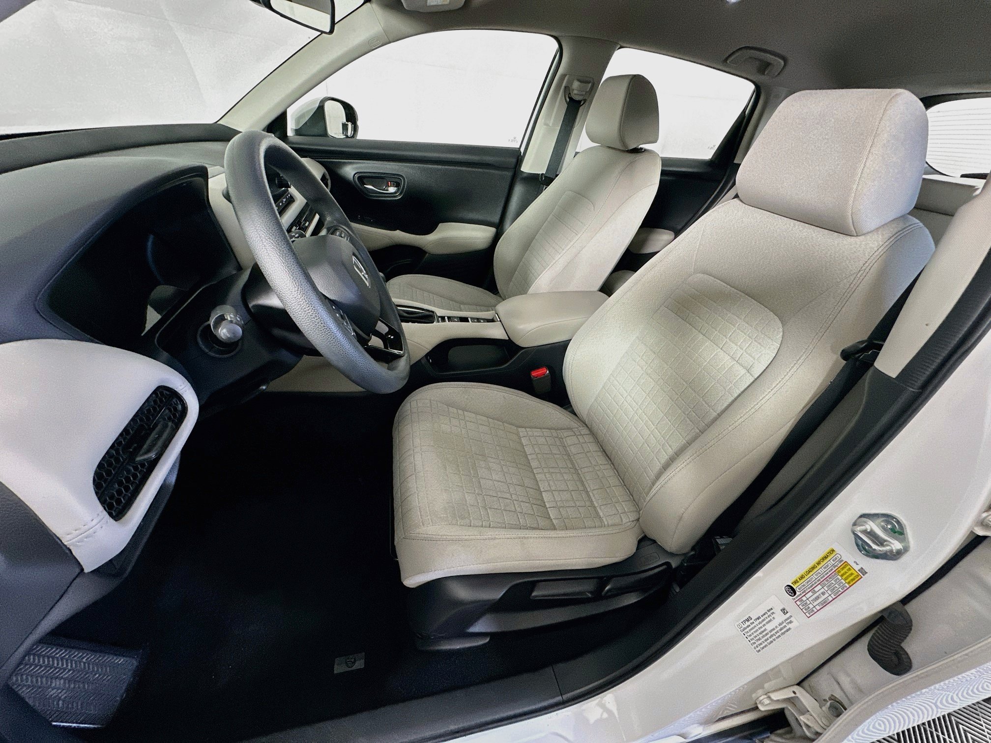Used 2024 Honda HR-V LX image 13