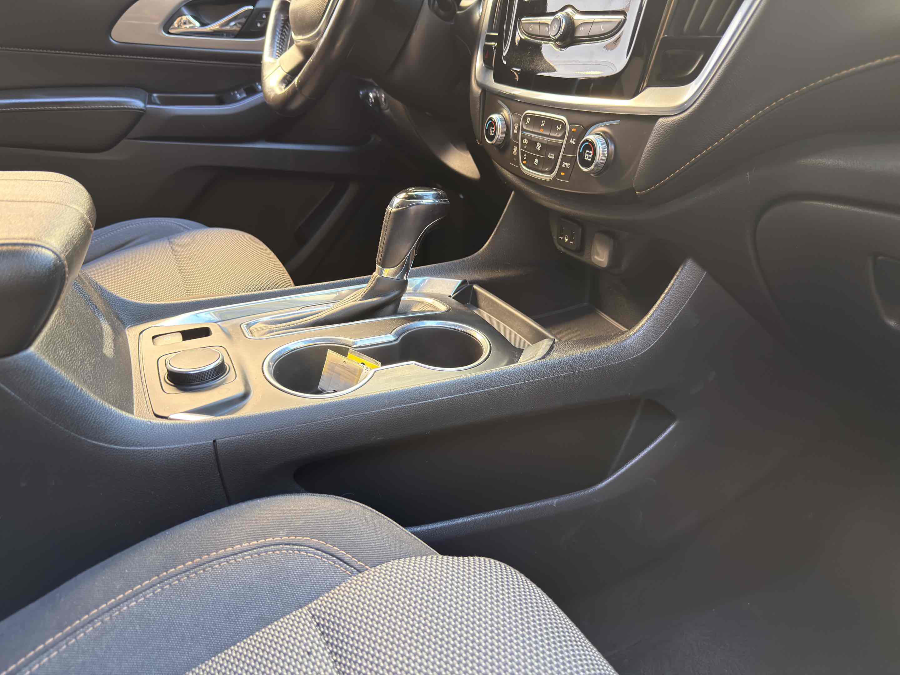 Used 2018 Chevrolet Traverse LT w/ LPO, Black Accent Package image 52