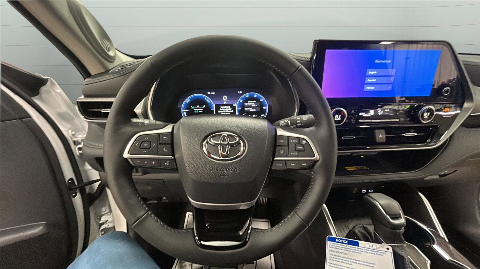 New 2026 Toyota Highlander Platinum image 6