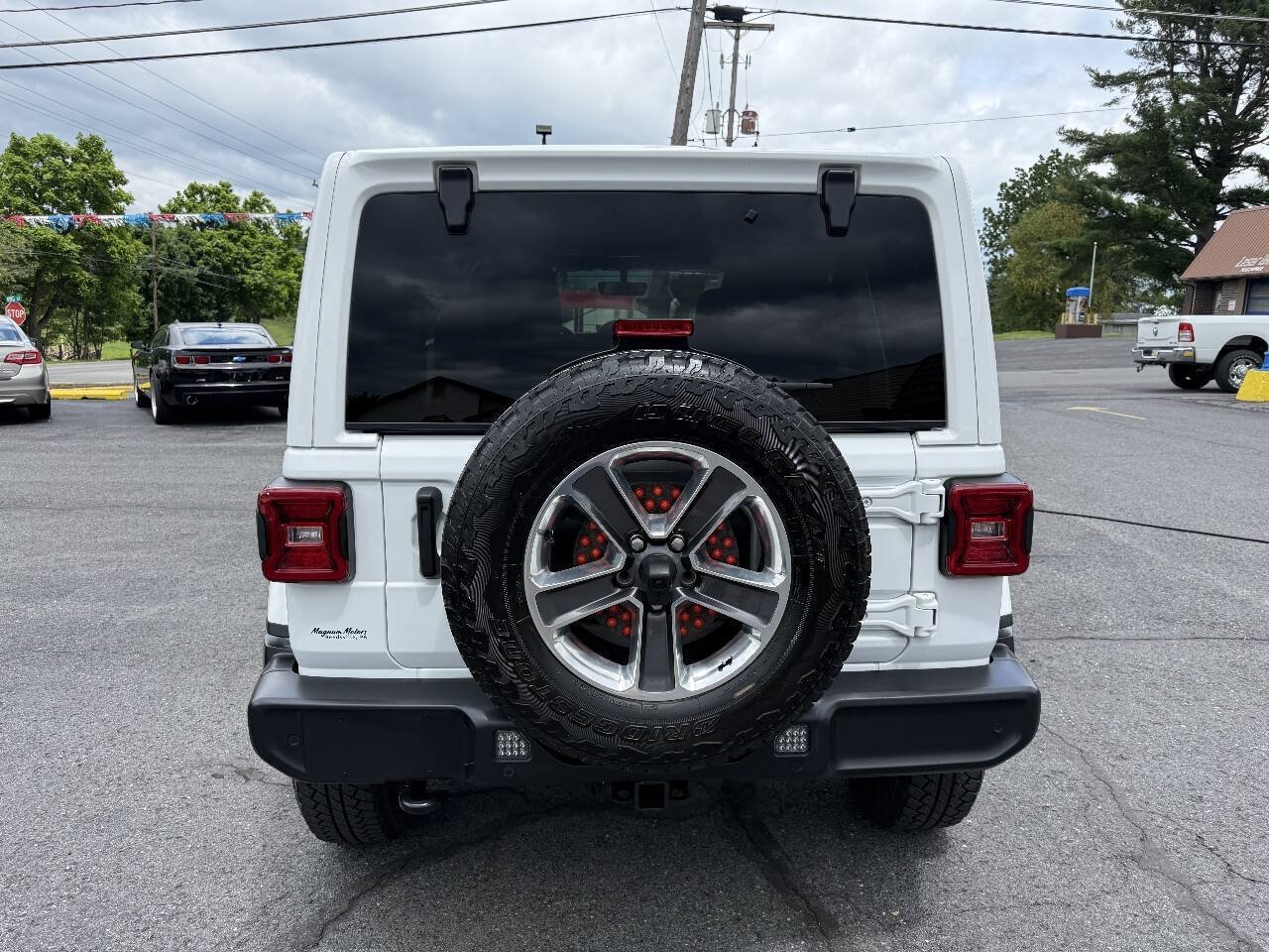 Used 2021 Jeep Wrangler Unlimited Sahara AWD/4WD image 7