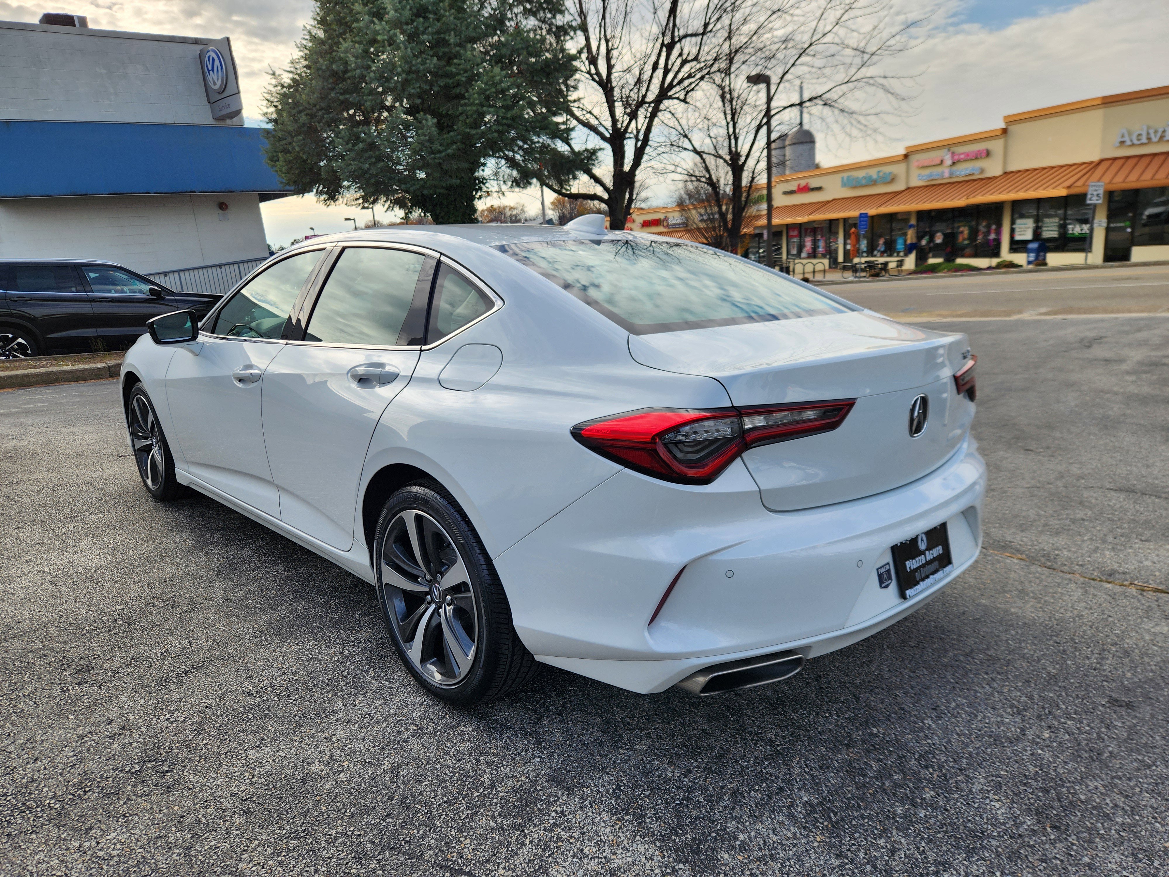 Certified 2025 Acura TLX w/ Technology Package image 3