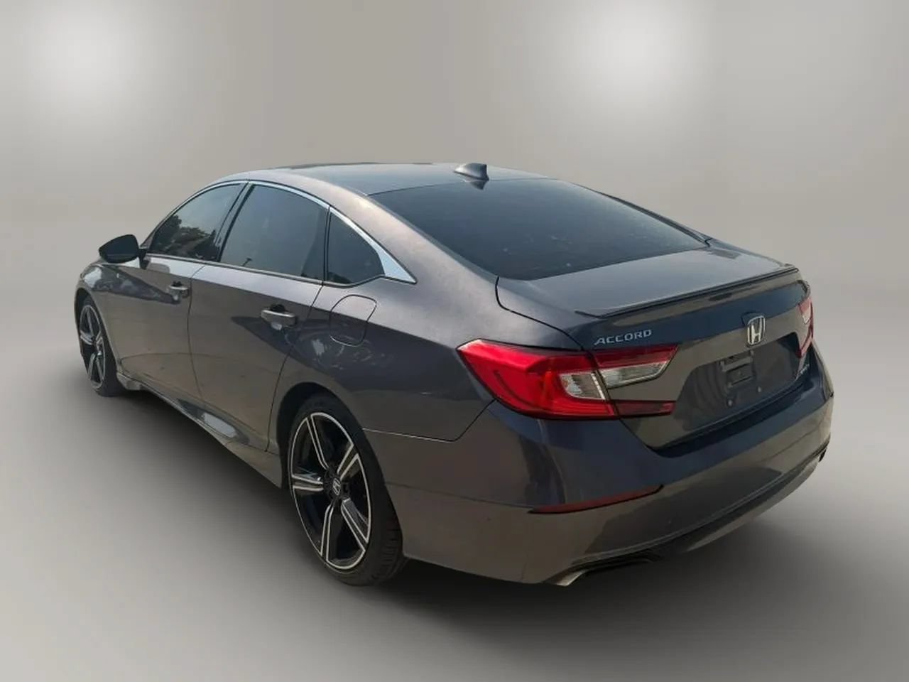 Used 2018 Honda Accord Sport image 5
