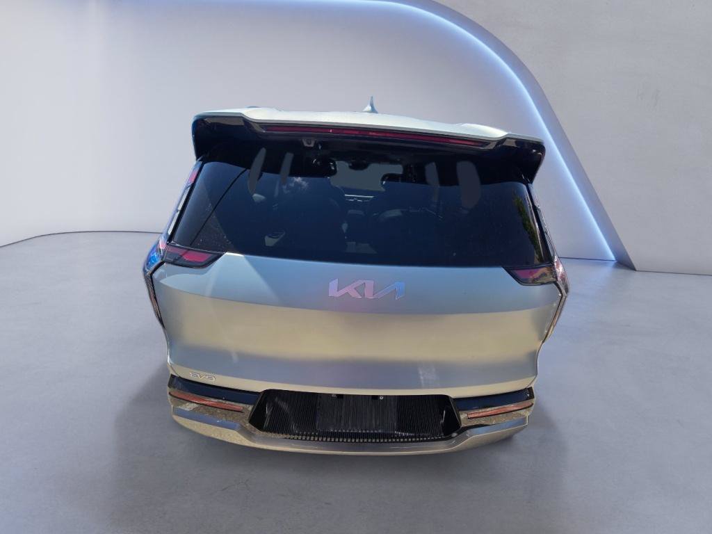 Used 2024 Kia EV9 Land AWD/4WD image 4