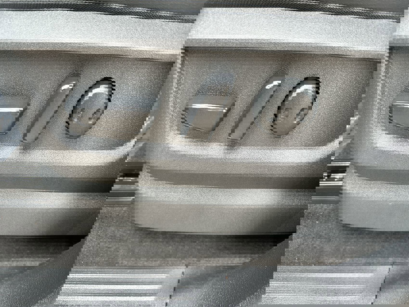 Used 2025 Nissan Armada PRO-4X image 12