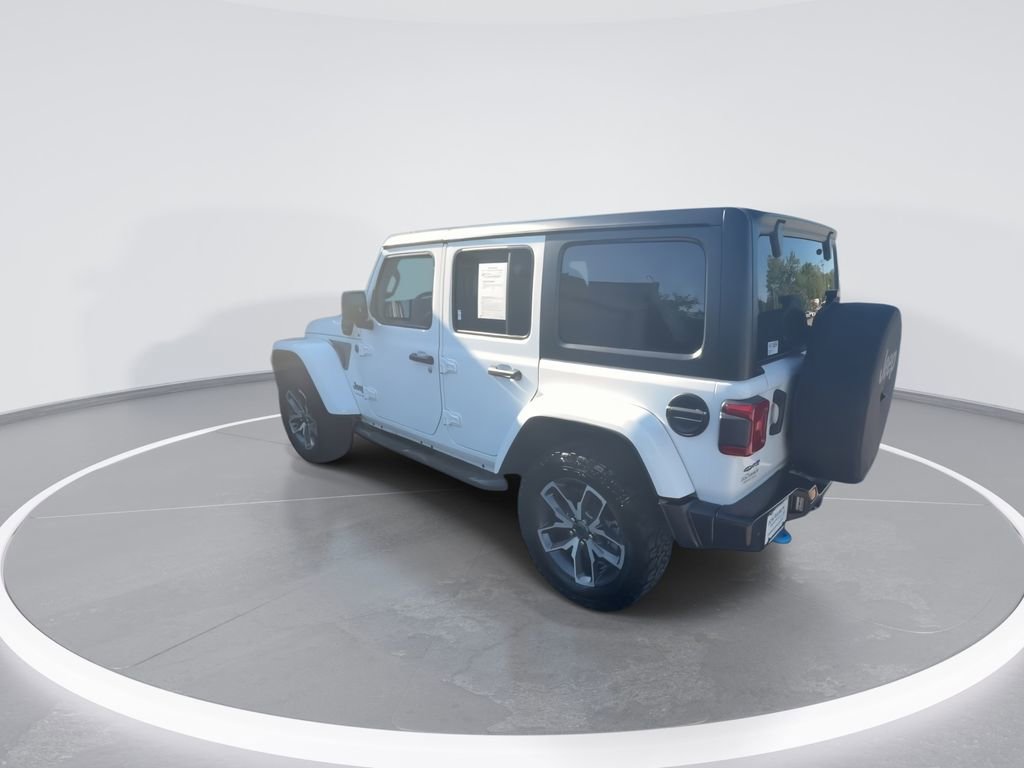 Used 2024 Jeep Wrangler Unlimited w/ Convenience Group AWD/4WD image 6