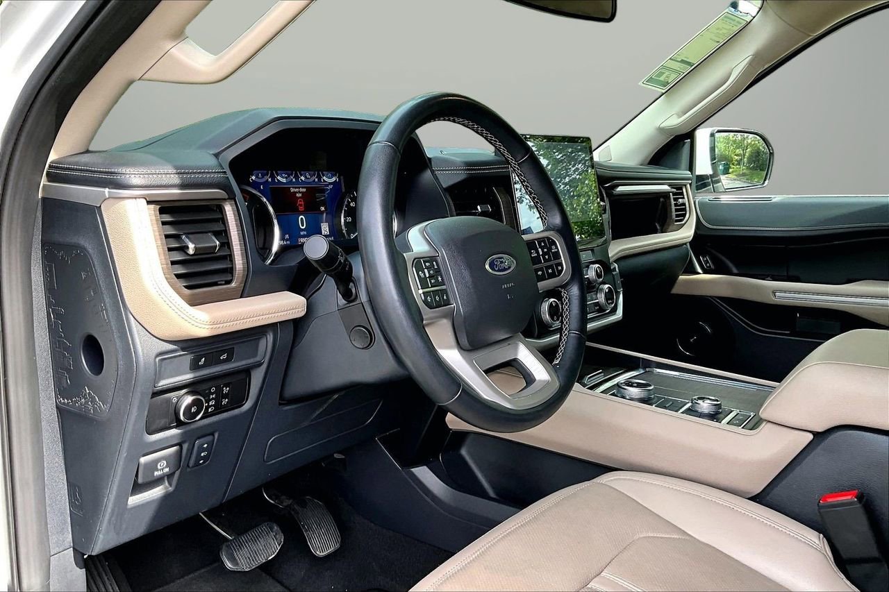 Used 2024 Ford Expedition Limited AWD/4WD image 20