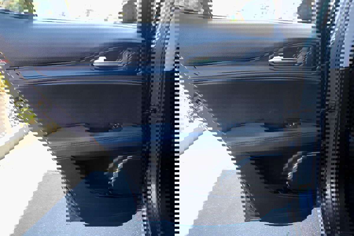 Used 2018 Alfa Romeo Stelvio AWD image 40