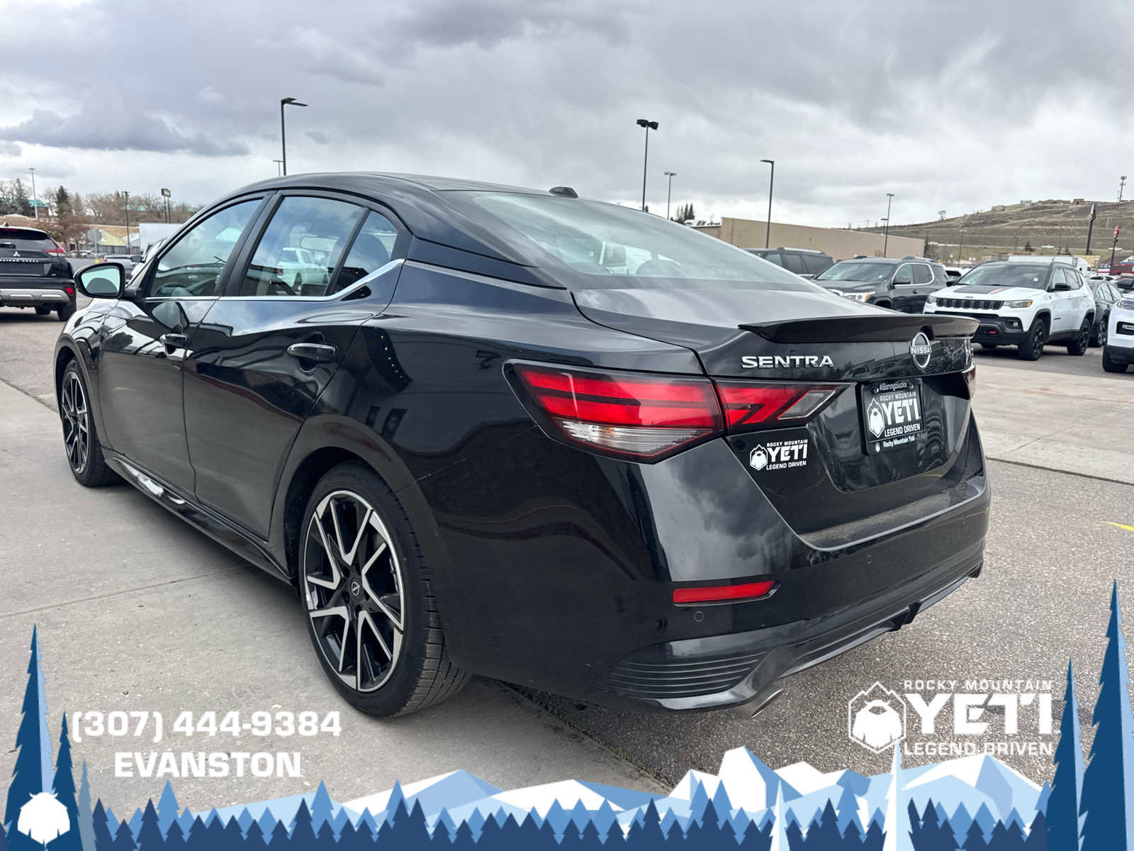 Used 2025 Nissan Sentra SR FWD image 5