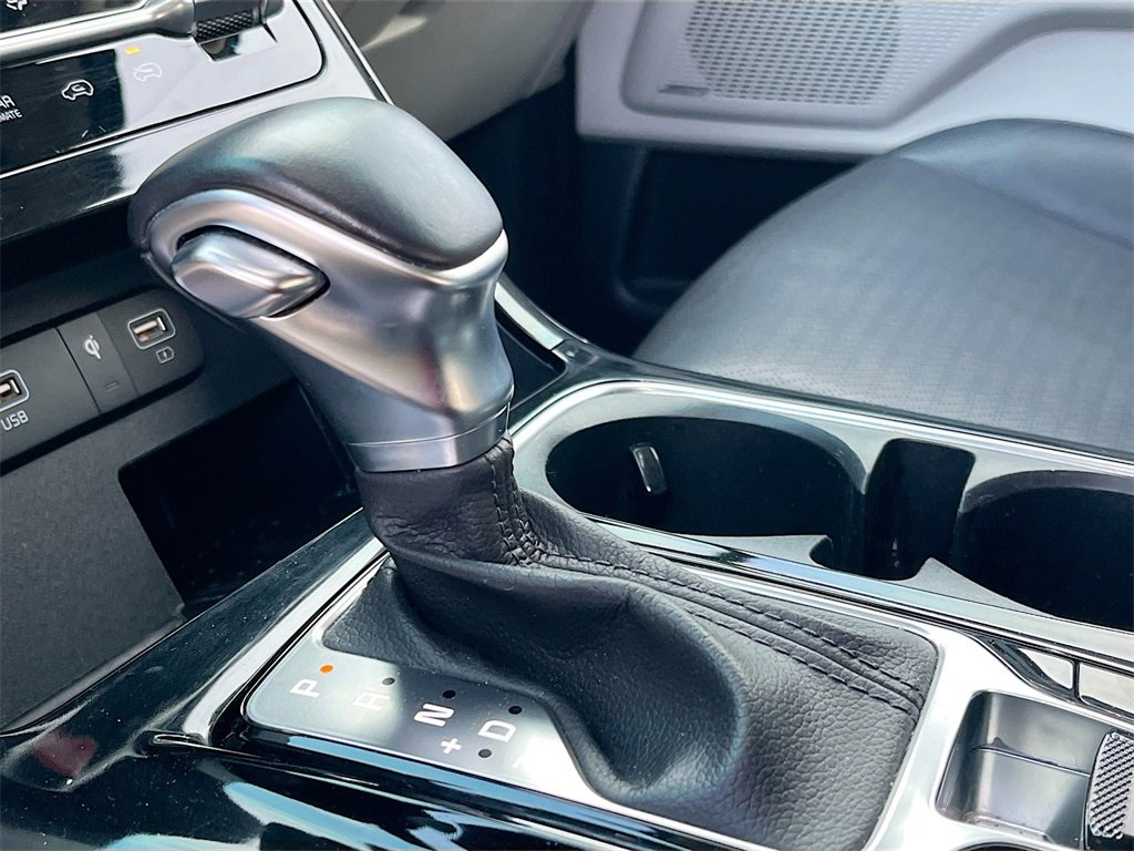 Used 2022 Kia Carnival SX Prestige image 17