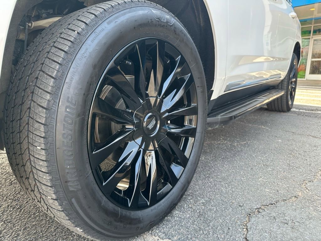 Used 2024 Cadillac Escalade Premium Luxury image 10