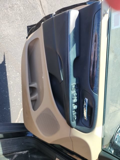 Used 2016 Dodge Grand Caravan SXT FWD image 8