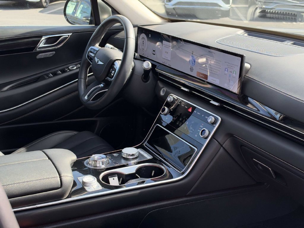 Certified 2025 Genesis GV80 2.5T Standard AWD/4WD image 21
