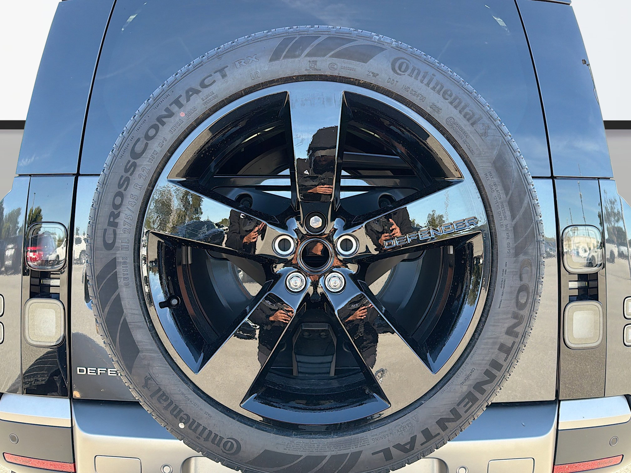 New 2026 Land Rover Defender 110 S image 13