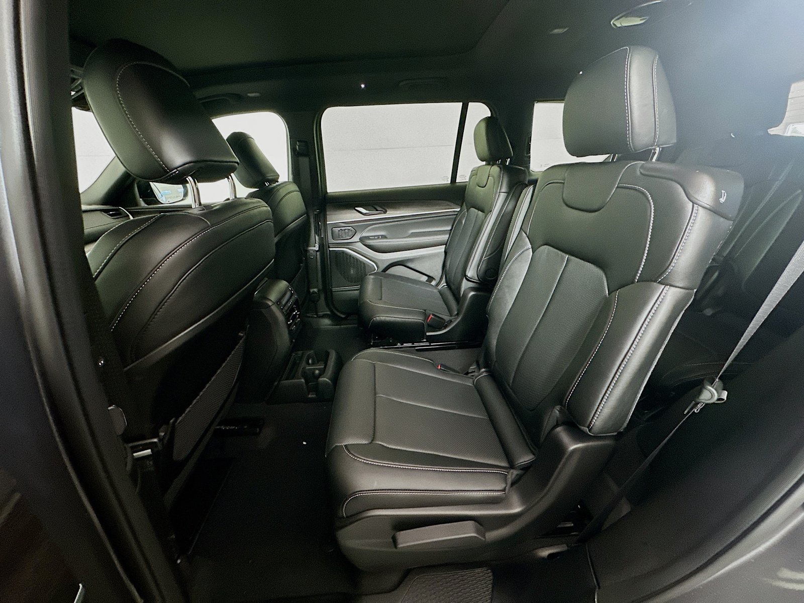 New 2026 Jeep Grand Cherokee L Limited AWD/4WD image 26