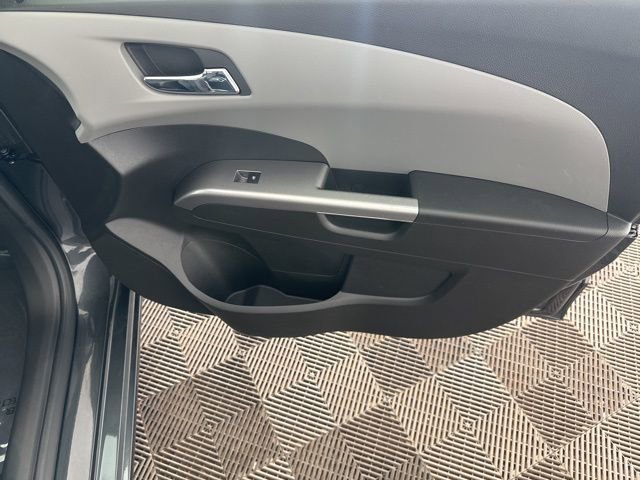 Used 2018 Chevrolet Sonic Premier FWD image 19