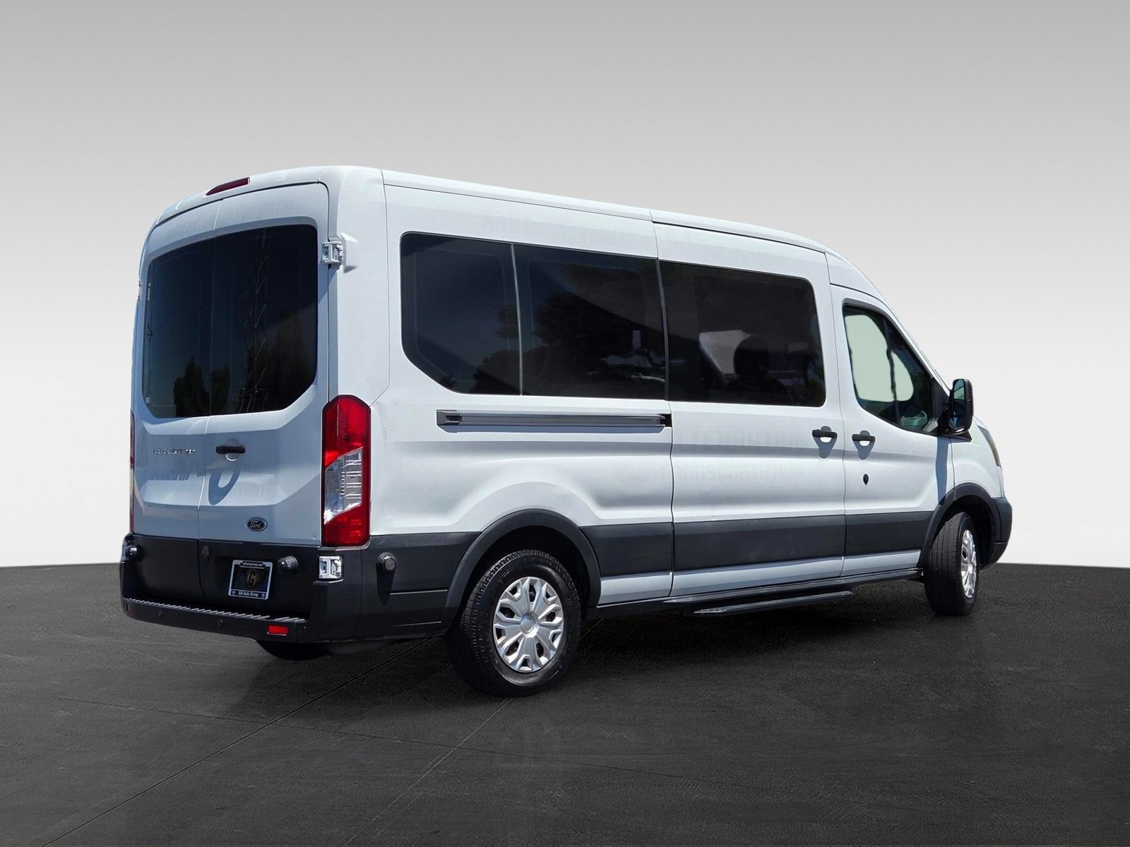 Used 2015 Ford Transit 350 XL RWD image 4