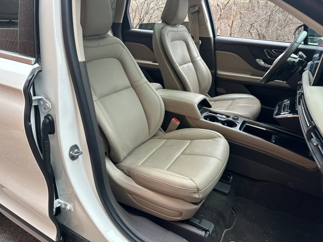 Used 2023 Lincoln Corsair Reserve w/ Equipment Group 201A image 33