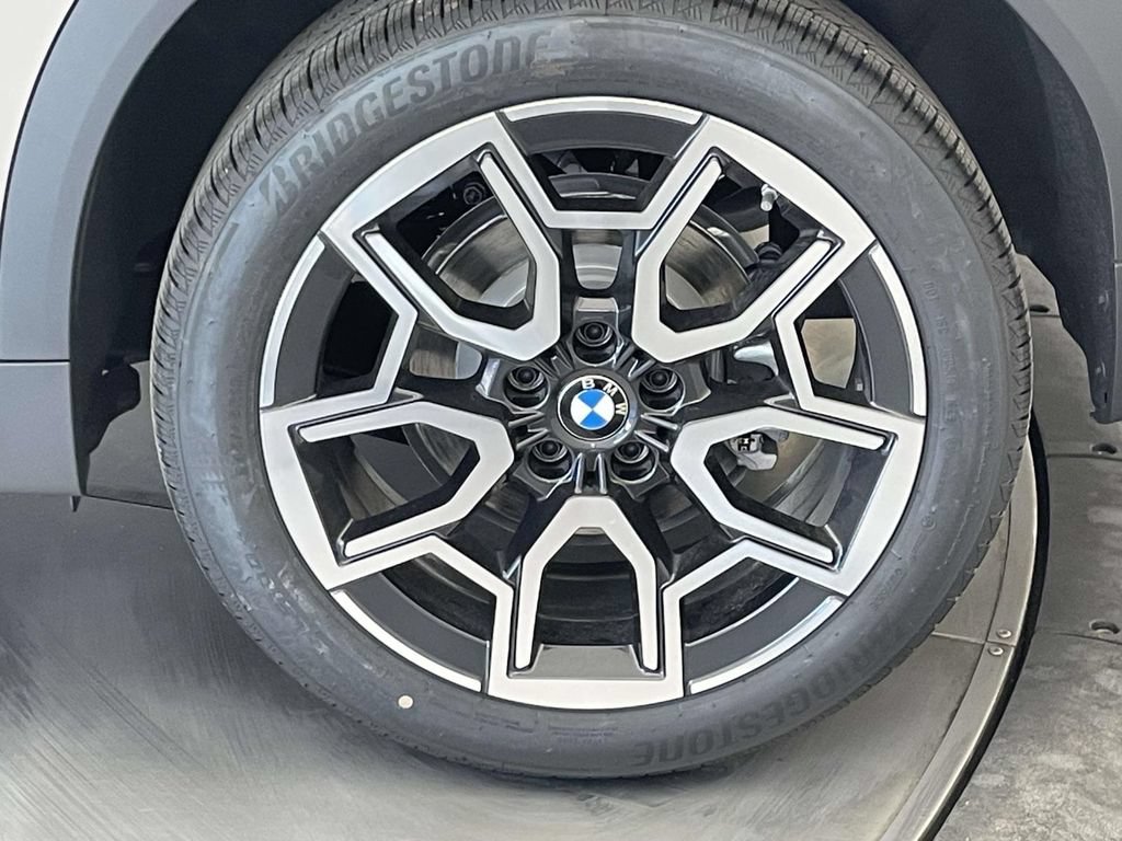 New 2026 BMW X2 xDrive28i w/ Technology Package AWD/4WD image 12