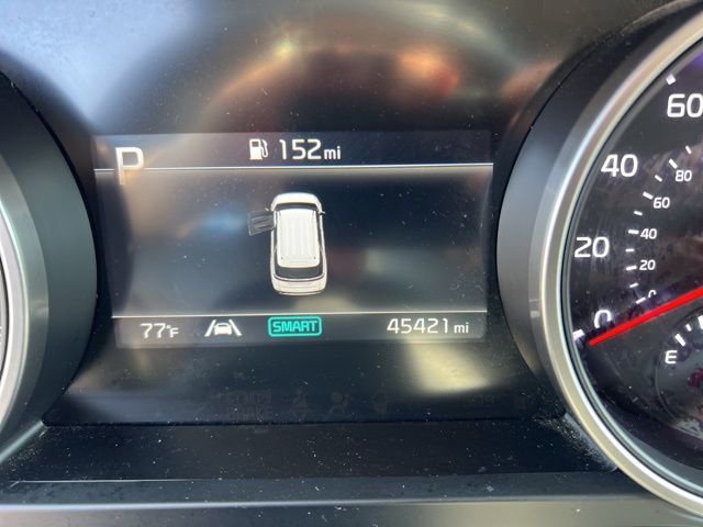 Used 2024 Kia Carnival LX image 12