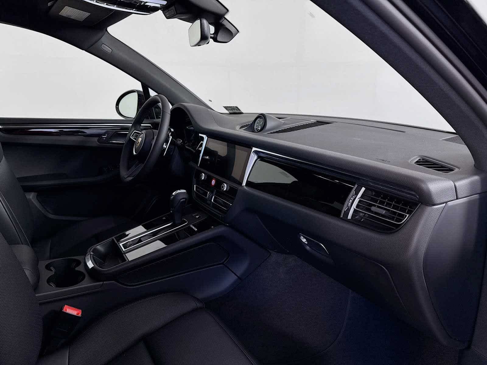 New 2025 Porsche Macan AWD/4WD image 50