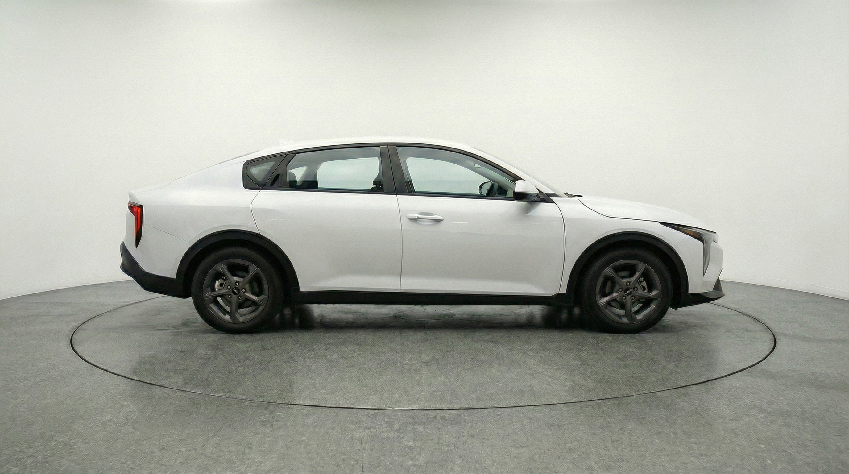 Used 2025 Kia K4 LXS image 11