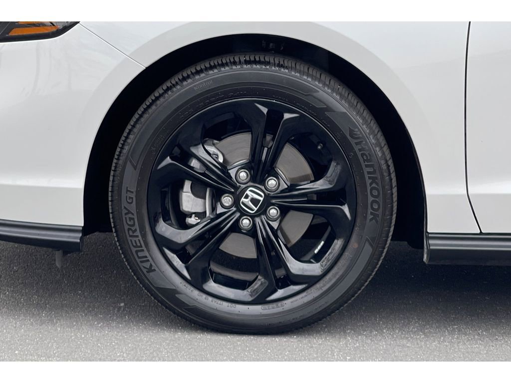 Certified 2025 Honda Accord SE image 40