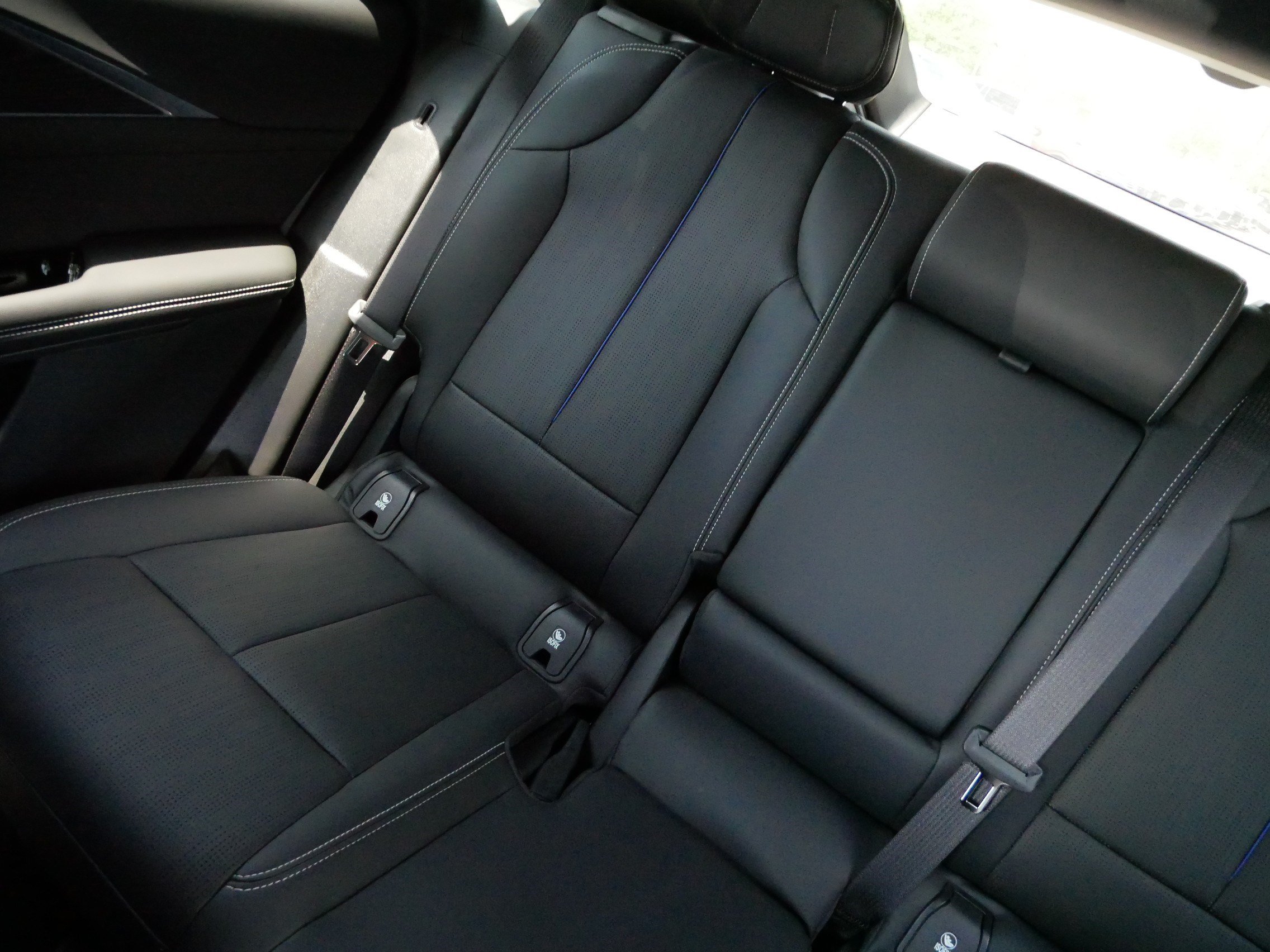 Used 2024 Cadillac Lyriq Luxury AWD/4WD image 12