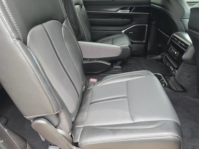 Used 2024 Jeep Wagoneer Series II w/ Convenience Group I AWD/4WD image 37