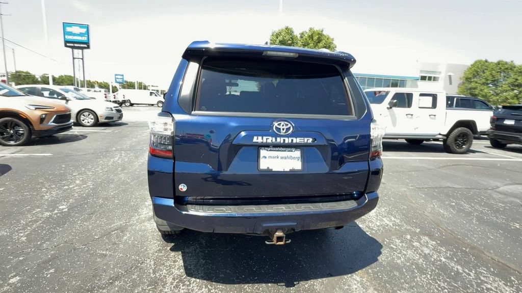 Used 2016 Toyota 4Runner SR5 AWD/4WD image 7