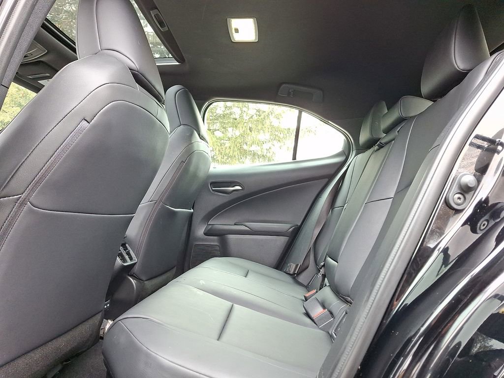 Used 2022 Lexus UX 250h w/ Premium Package image 10