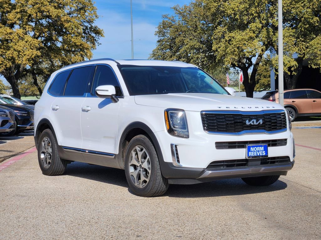 Used 2022 Kia Telluride EX image 3