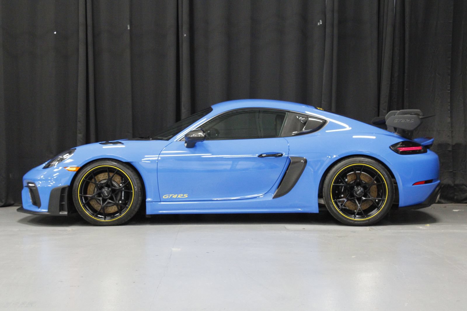 Certified 2024 Porsche 718 Cayman GT4 RS RWD image 2